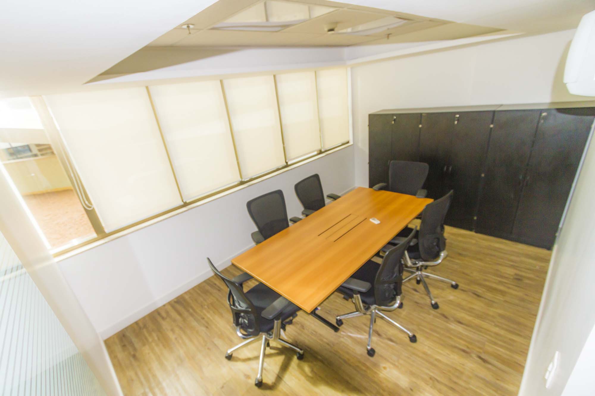 Sala de reunião com vista - escritório Brasil 21 Brasília